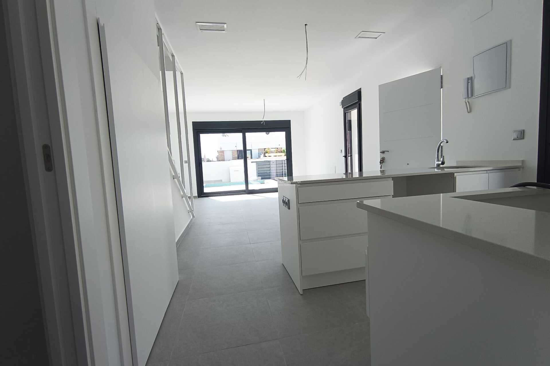 New Build - detached - Daya Nueva