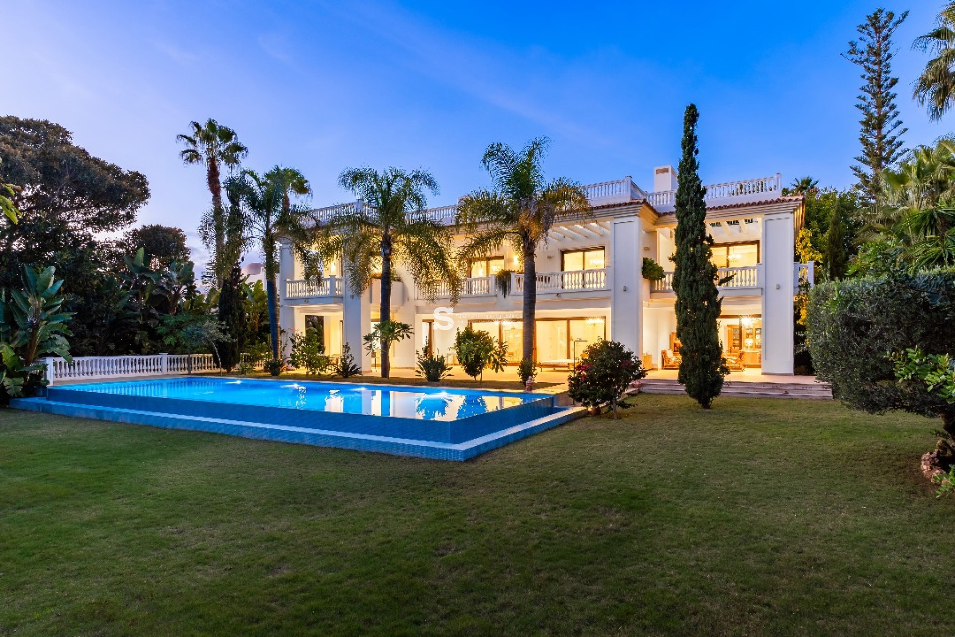 Obra nueva - Villa - Estepona