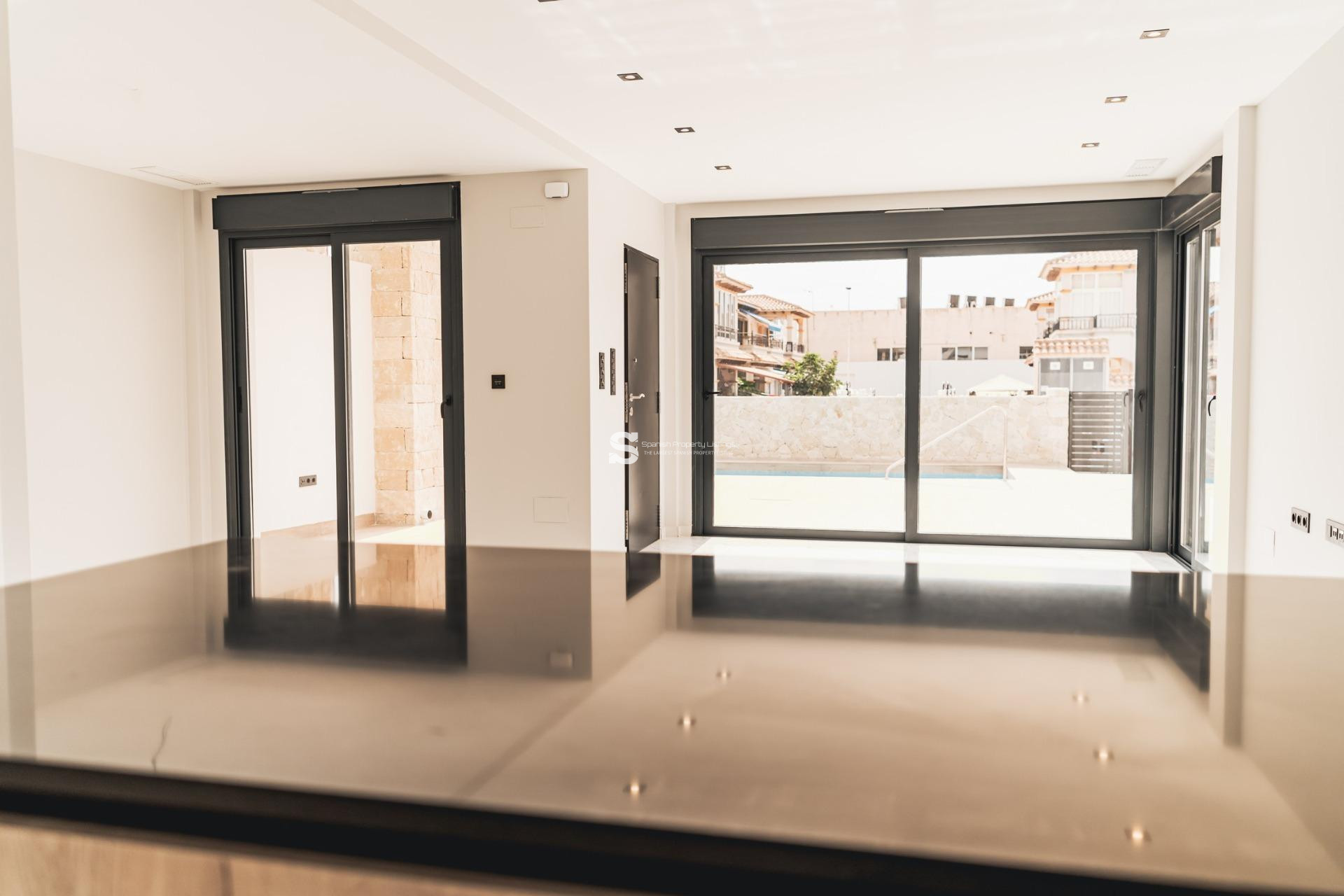 Obra nueva - Villa - Orihuela Costa - Punta Prima