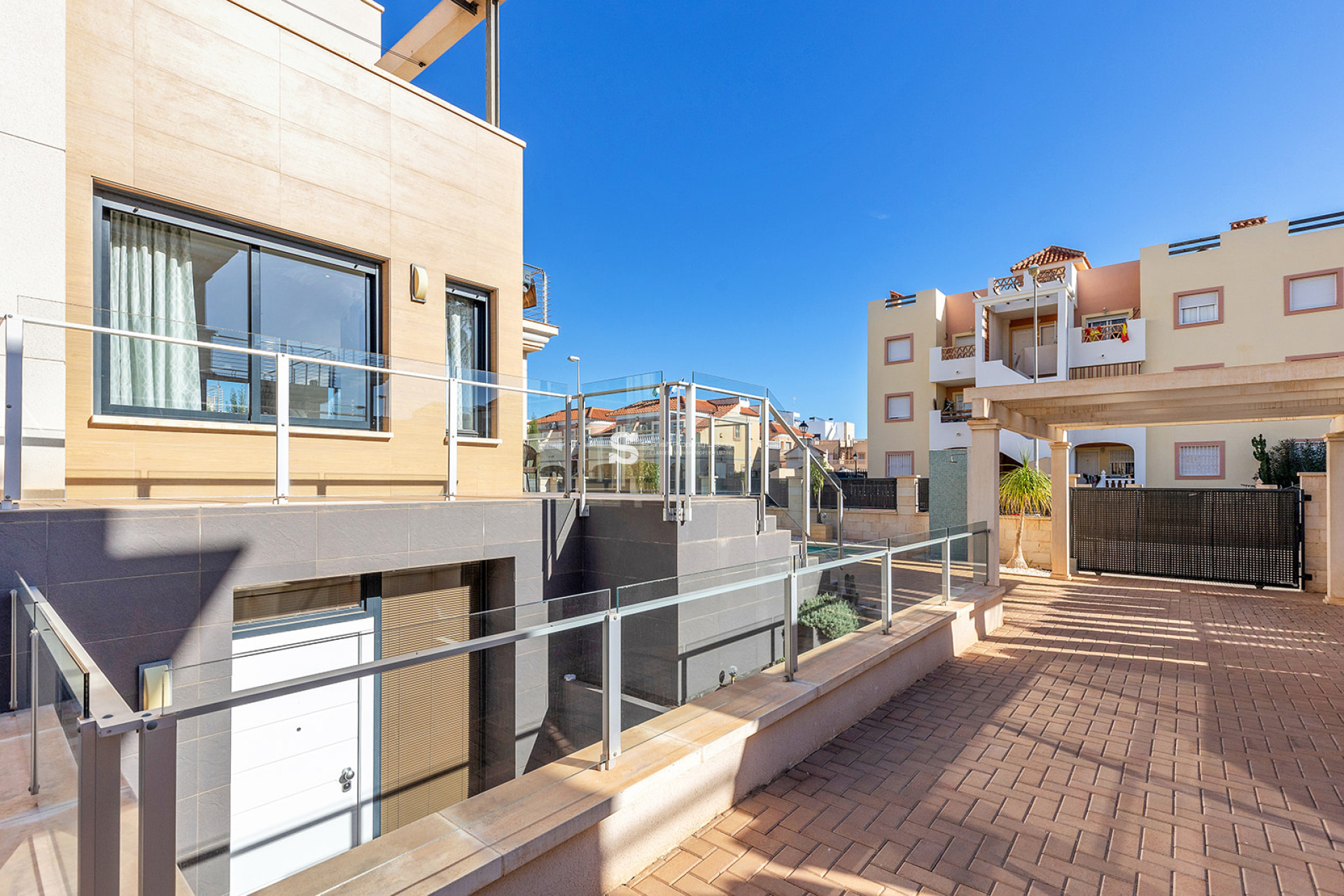 Resale - Villa - Orihuela Costa - La Zenia