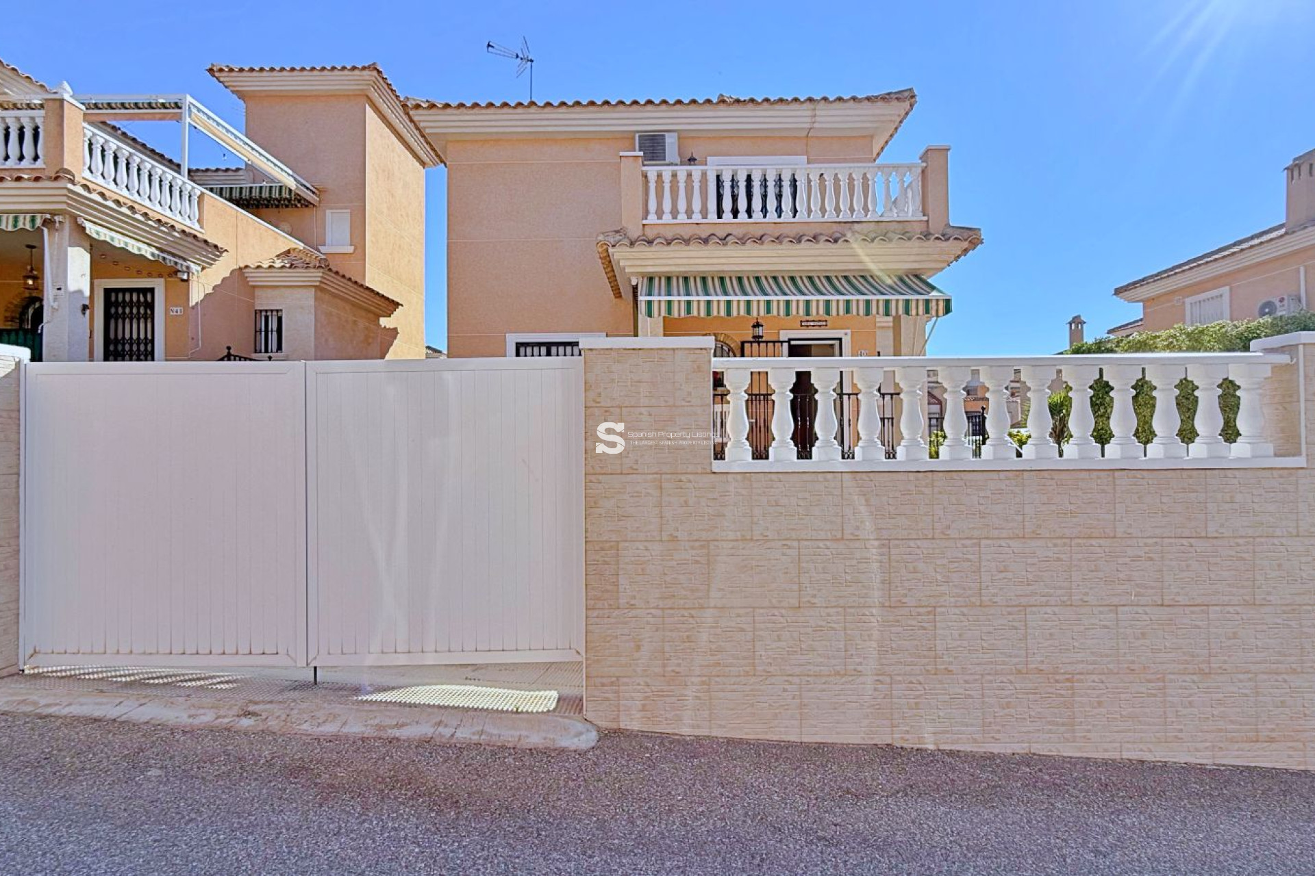 Resale - Villa - Orihuela - Orihuela Costa