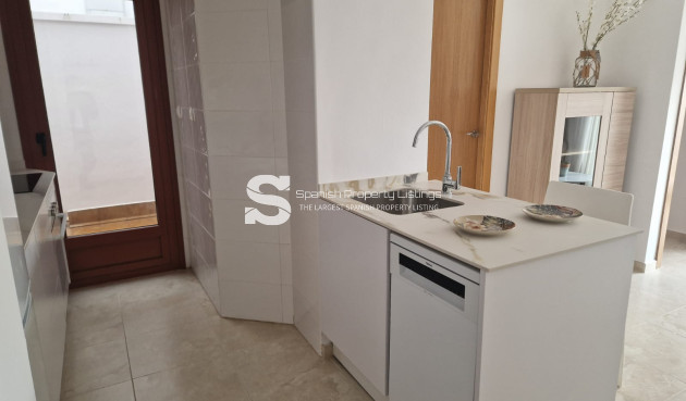 Obra nueva - Apartment - Jerónimo y Avileses