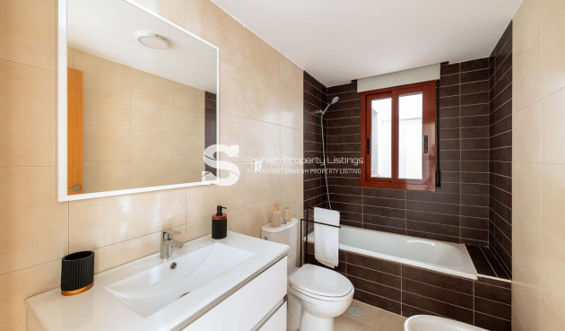 Obra nueva - Apartment - Jerónimo y Avileses