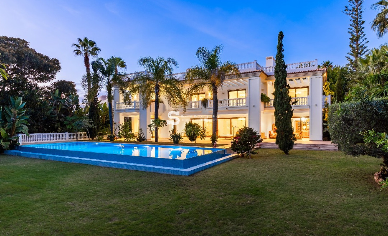 Obra nueva - Villa - Estepona