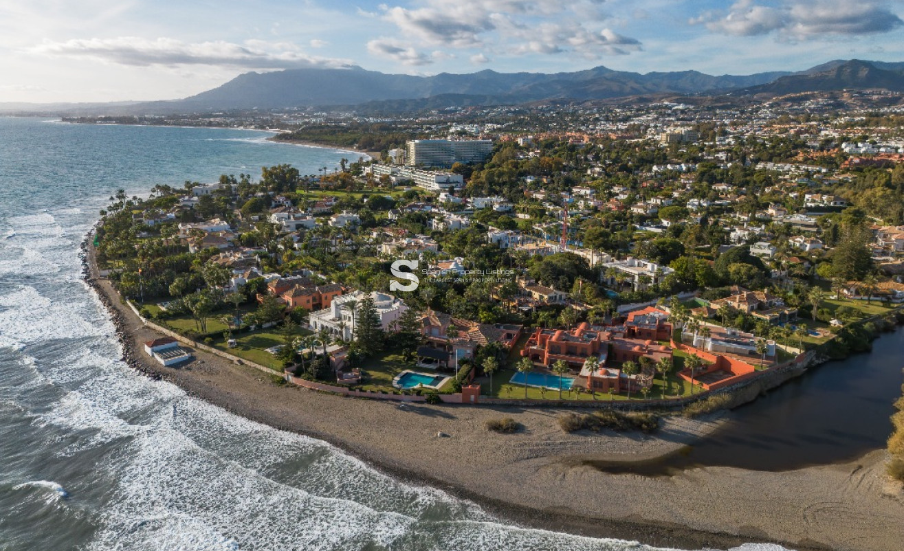 Obra nueva - Villa - Estepona