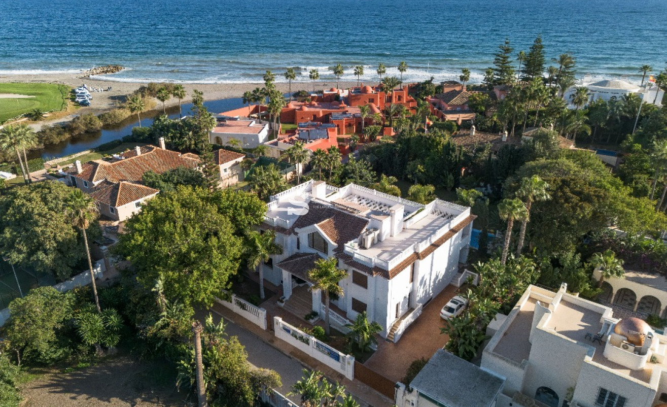 Obra nueva - Villa - Estepona