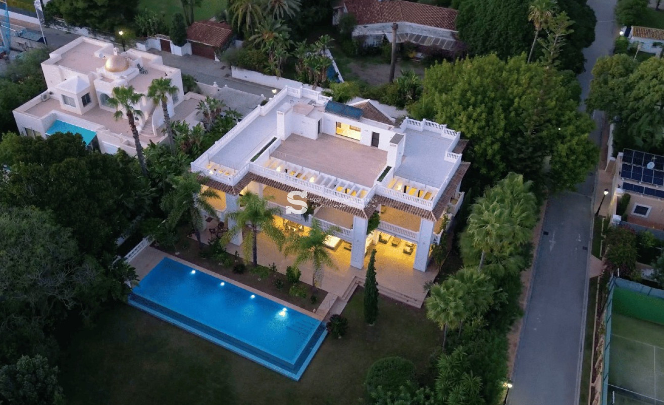 Obra nueva - Villa - Estepona