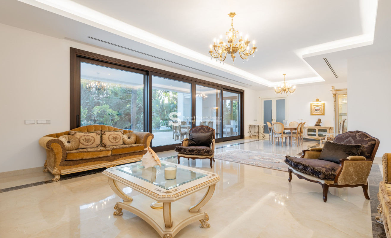 Obra nueva - Villa - Estepona