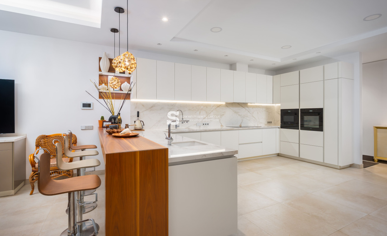 Obra nueva - Villa - Estepona