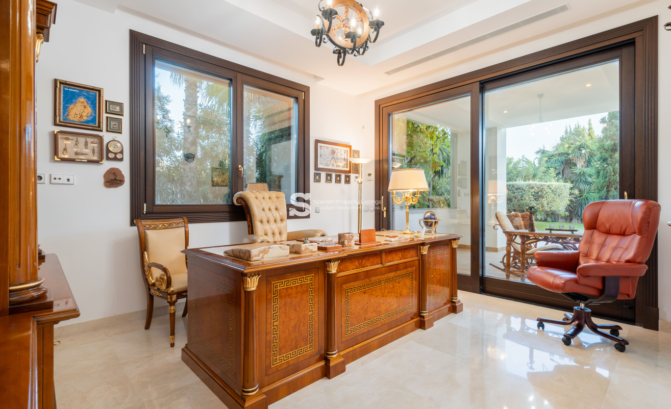 Obra nueva - Villa - Estepona