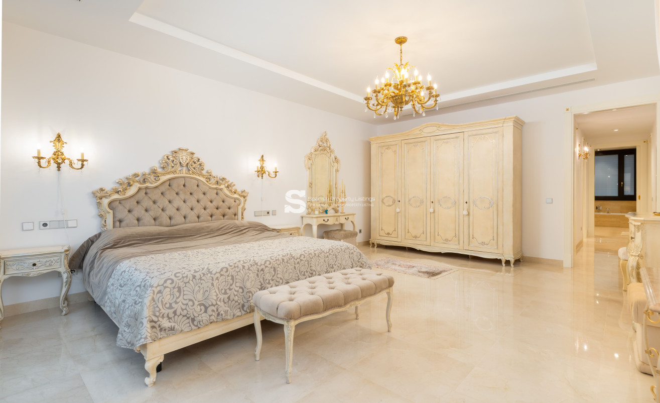 Obra nueva - Villa - Estepona