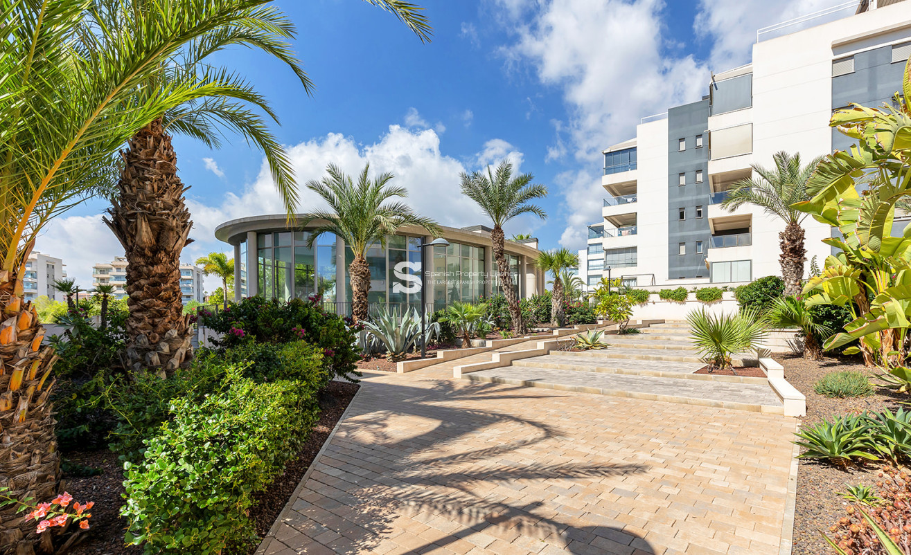 Resale - Apartment - Orihuela Costa - Villamartín