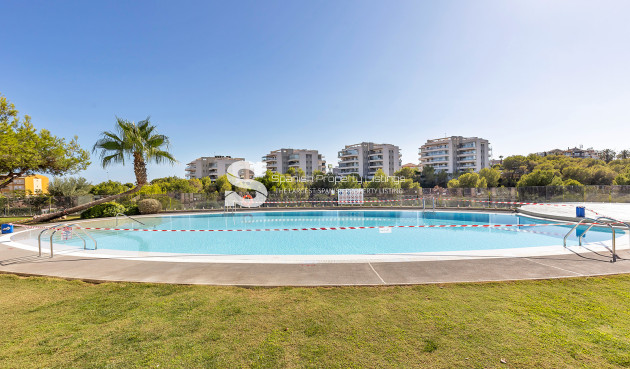 Resale - Apartment - Orihuela Costa - Villamartín