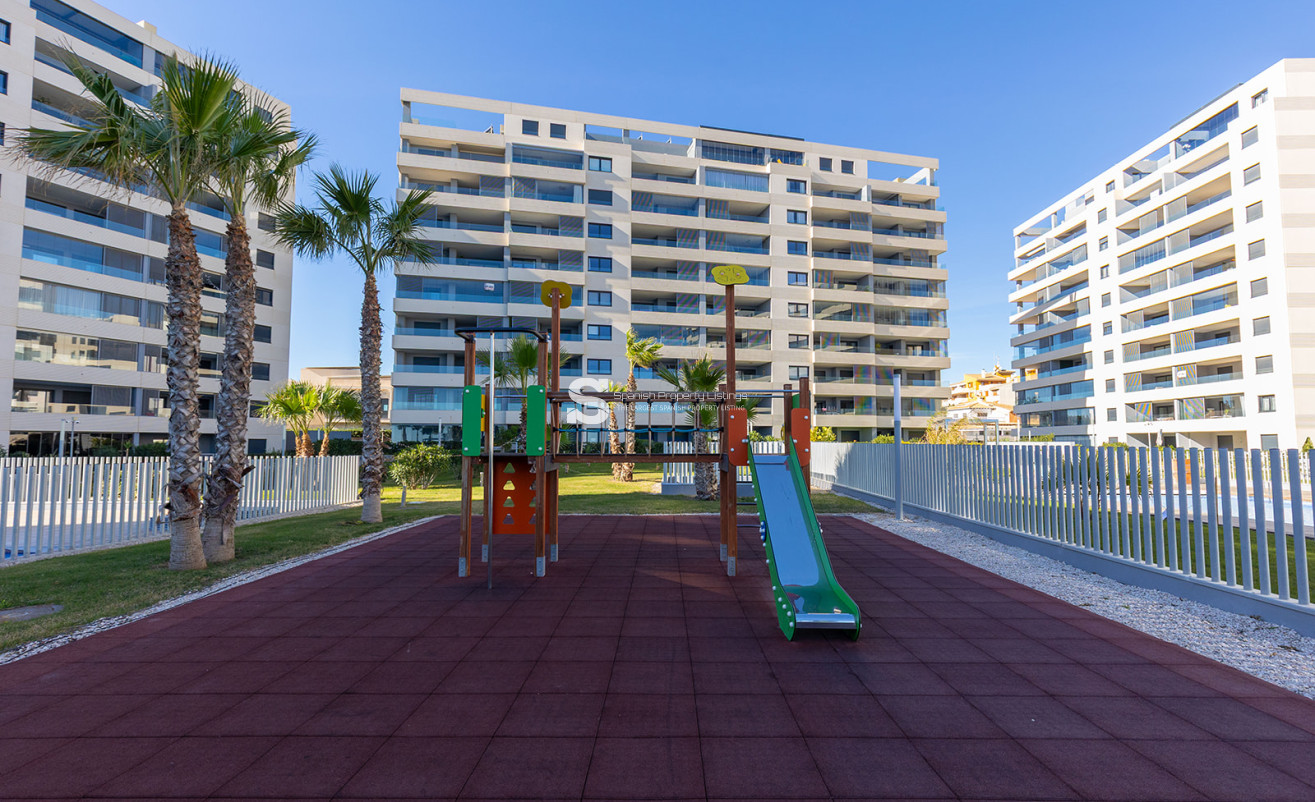 Resale - Apartment - Torrevieja - Punta Prima