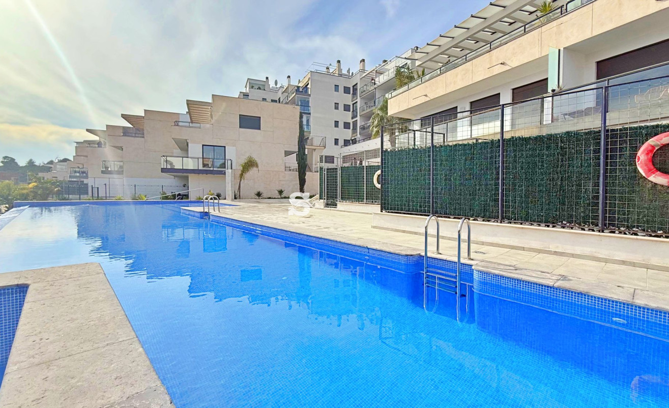 Resale - Apartment - Orihuela Costa - Campoamor
