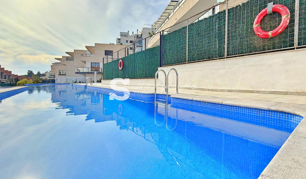 Resale - Apartment - Orihuela Costa - Campoamor
