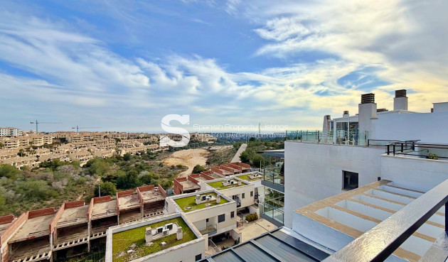 Resale - Apartment - Orihuela Costa - Campoamor