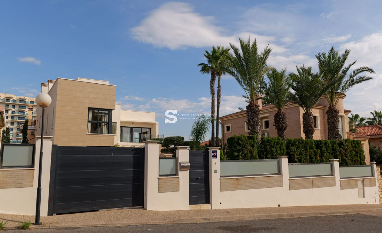 Obra nueva - Villa - Torrevieja