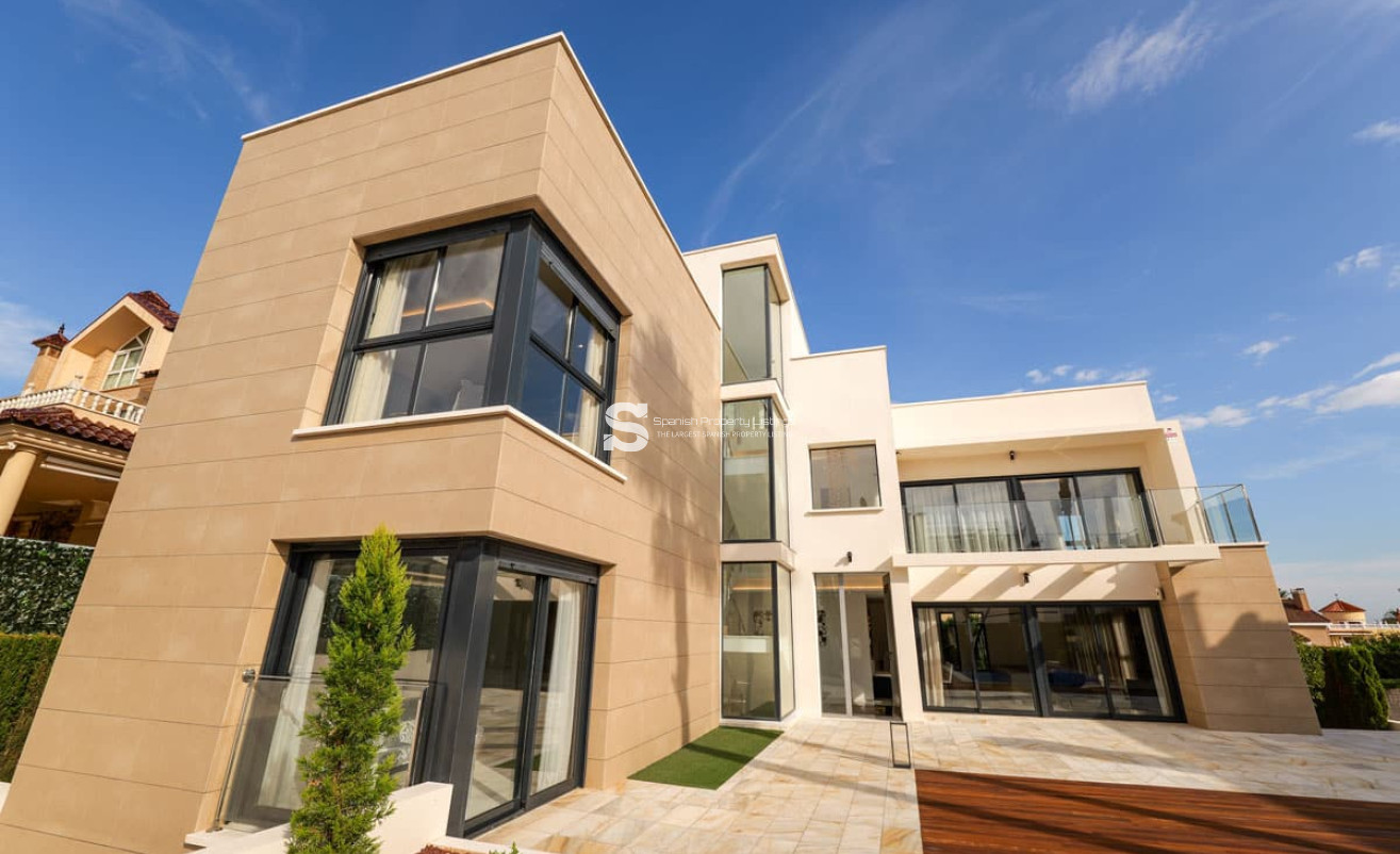 Obra nueva - Villa - Torrevieja