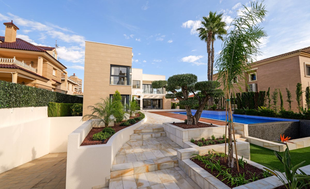Obra nueva - Villa - Torrevieja