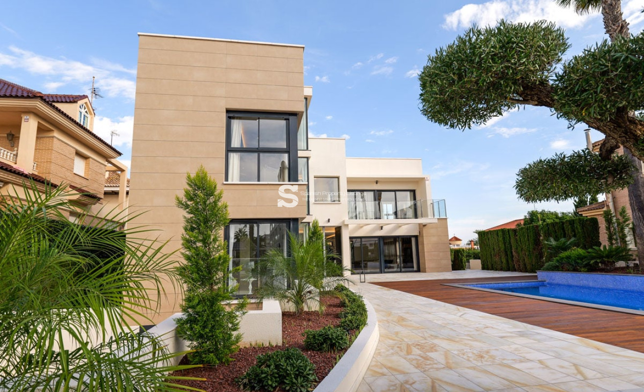 Obra nueva - Villa - Torrevieja