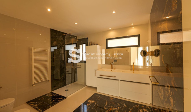 Obra nueva - Villa - Torrevieja