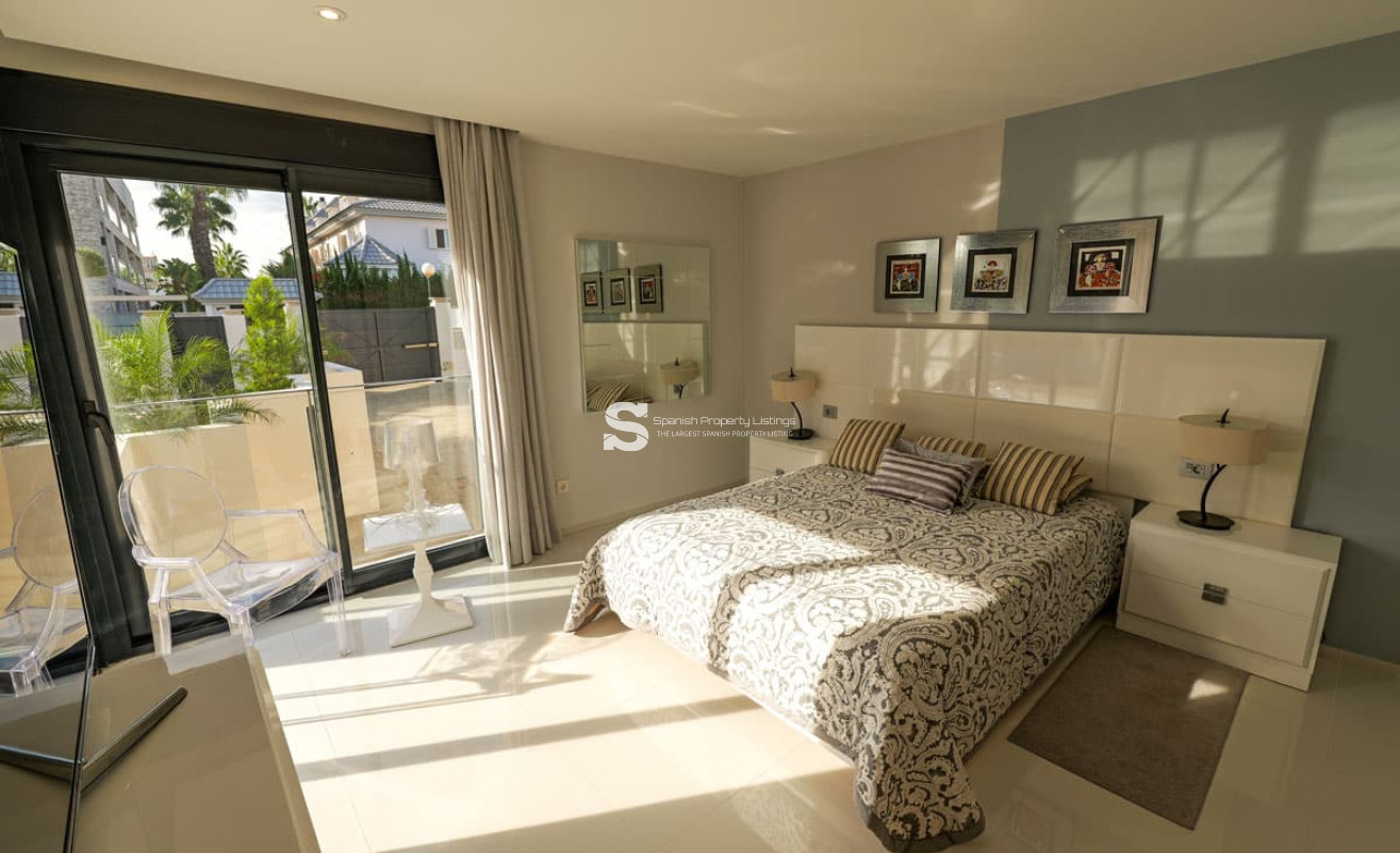 Obra nueva - Villa - Torrevieja
