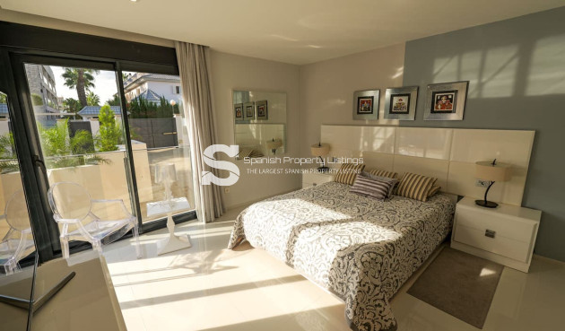 Obra nueva - Villa - Torrevieja