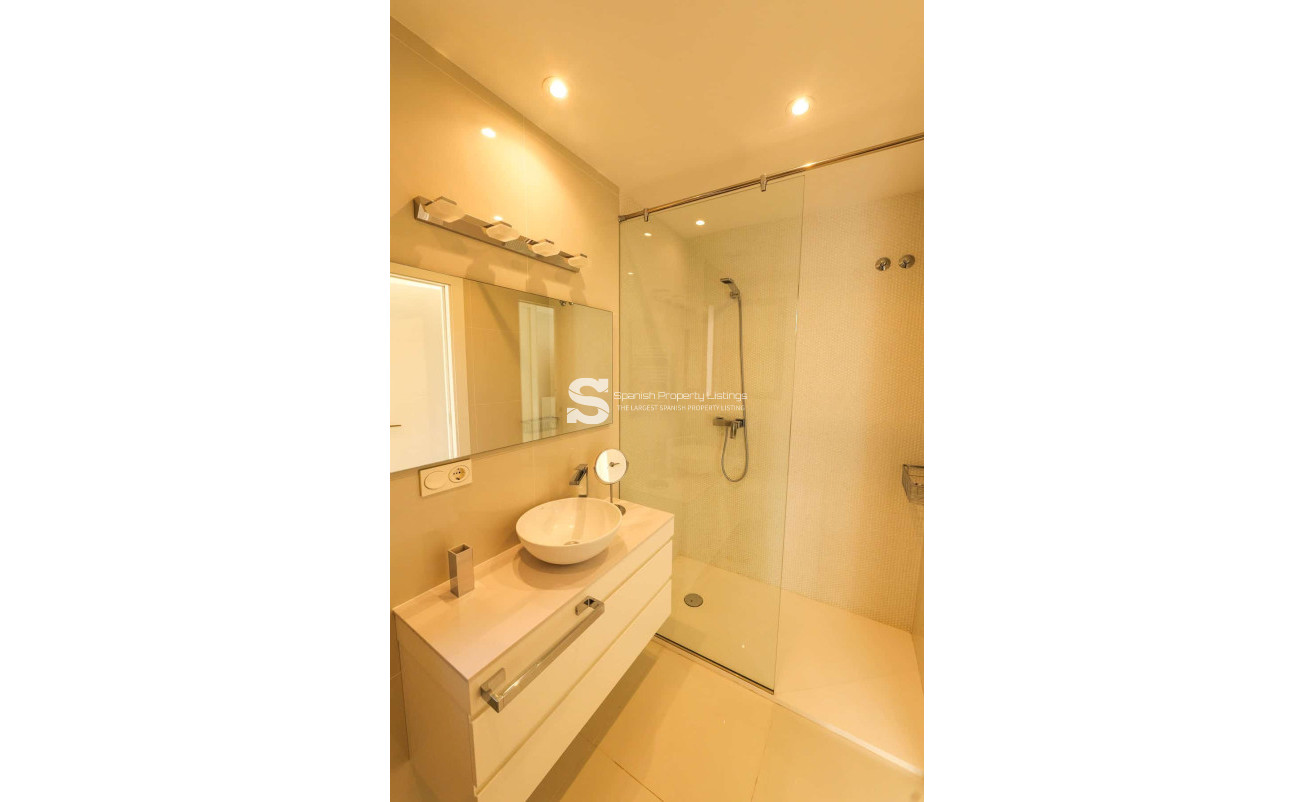 Obra nueva - Villa - Torrevieja
