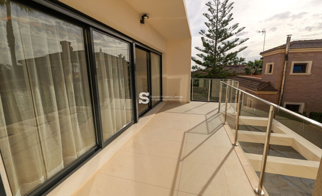 Obra nueva - Villa - Torrevieja