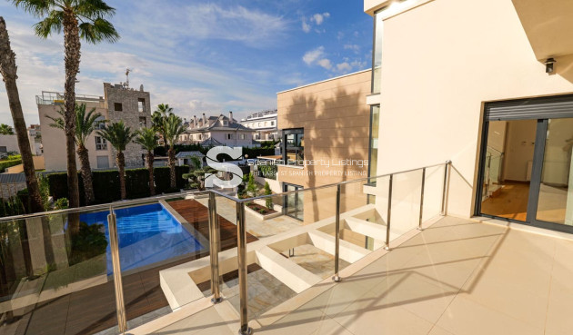 Obra nueva - Villa - Torrevieja