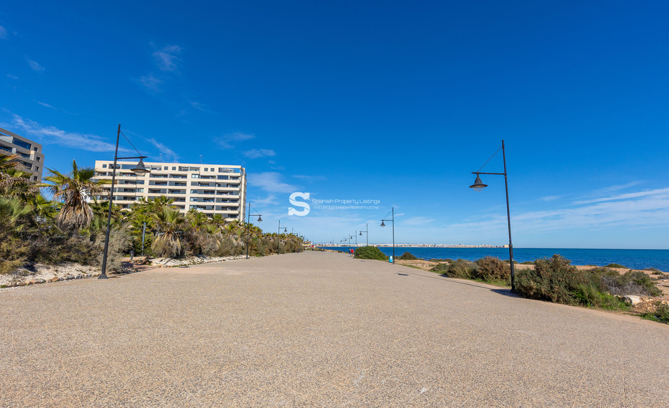 Resale - Apartment - Torrevieja - Punta Prima