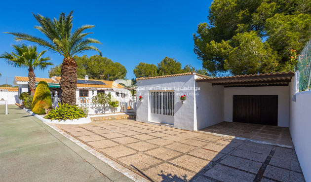 Resale - Villa - Orihuela - Orihuela Costa