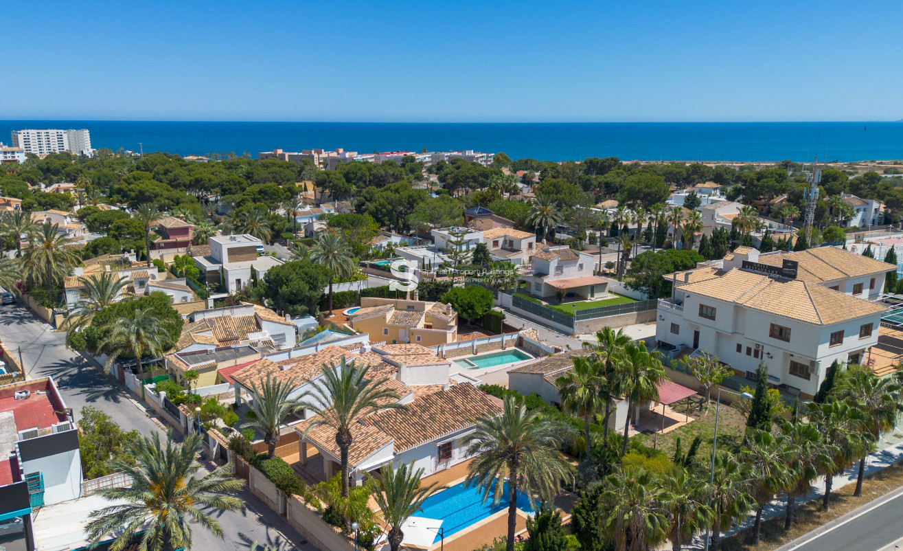 Resale - Villa - Orihuela Costa - Punta Prima