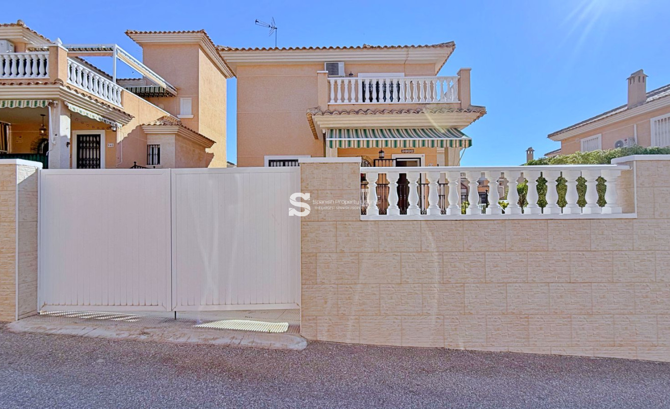Resale - Villa - Orihuela - Orihuela Costa