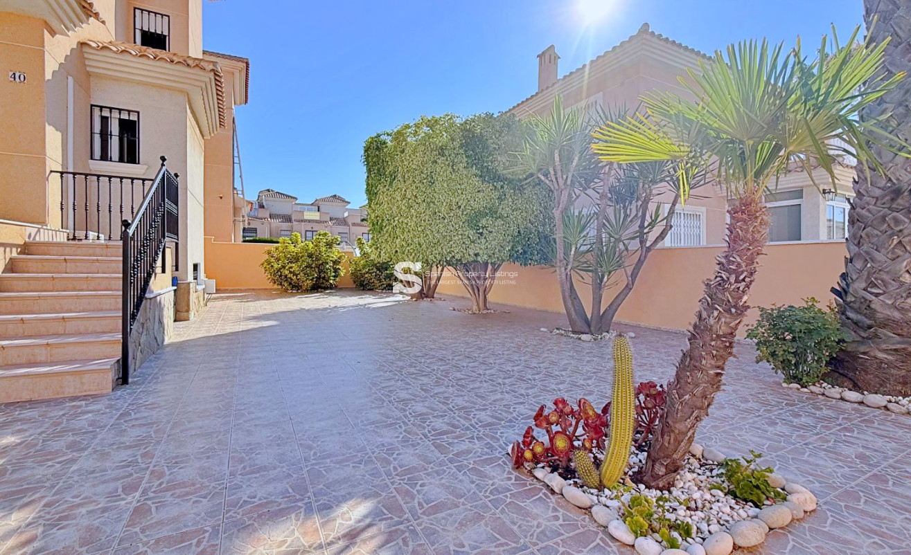 Resale - Villa - Orihuela - Orihuela Costa
