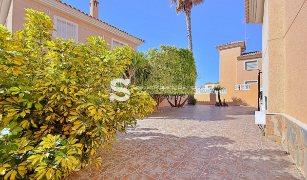 Resale - Villa - Orihuela - Orihuela Costa