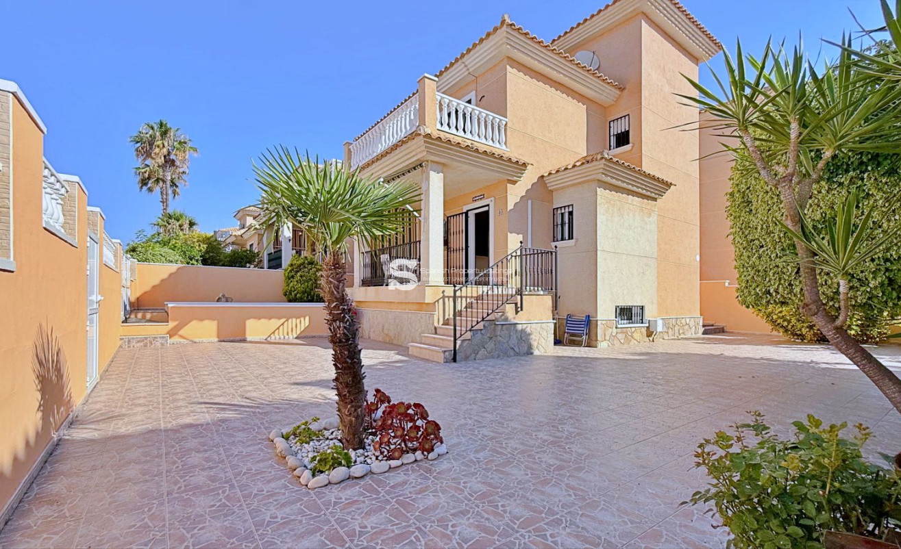 Resale - Villa - Orihuela - Orihuela Costa