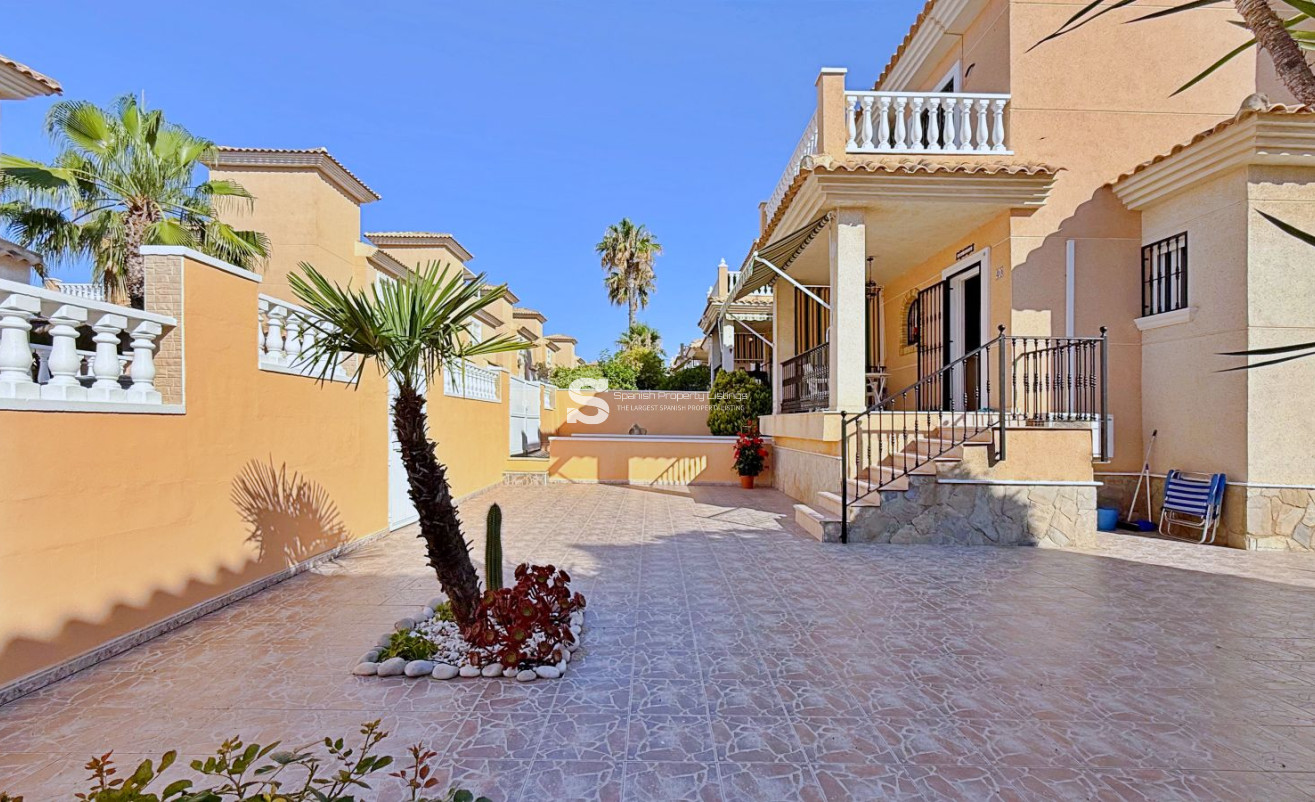 Resale - Villa - Orihuela - Orihuela Costa