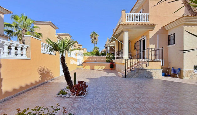 Resale - Villa - Orihuela - Orihuela Costa