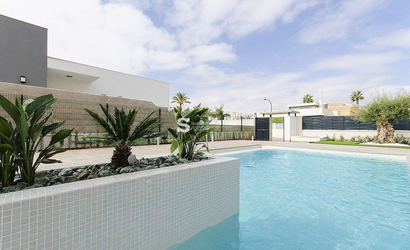 Obra nueva - Villa - Orihuela Costa - Campoamor