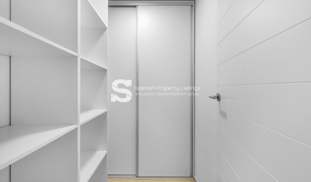 Resale - Villa - Orihuela Costa - La Zenia