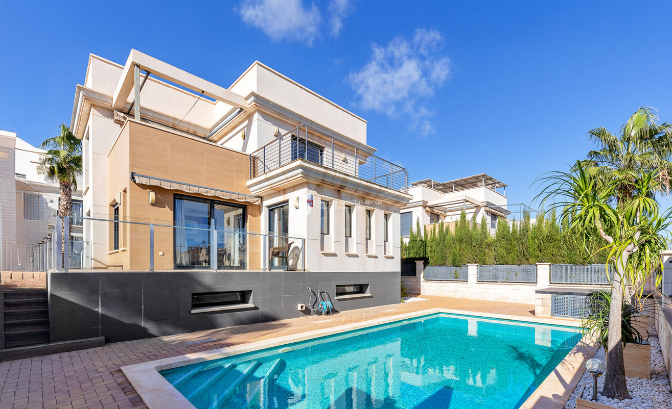 Resale - Villa - Orihuela Costa - La Zenia