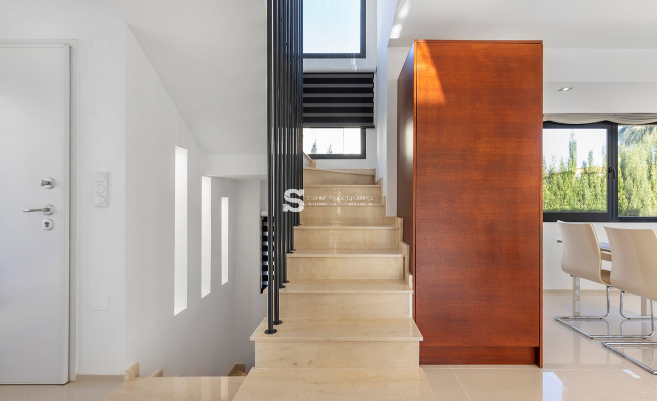 Resale - Villa - Orihuela Costa - La Zenia