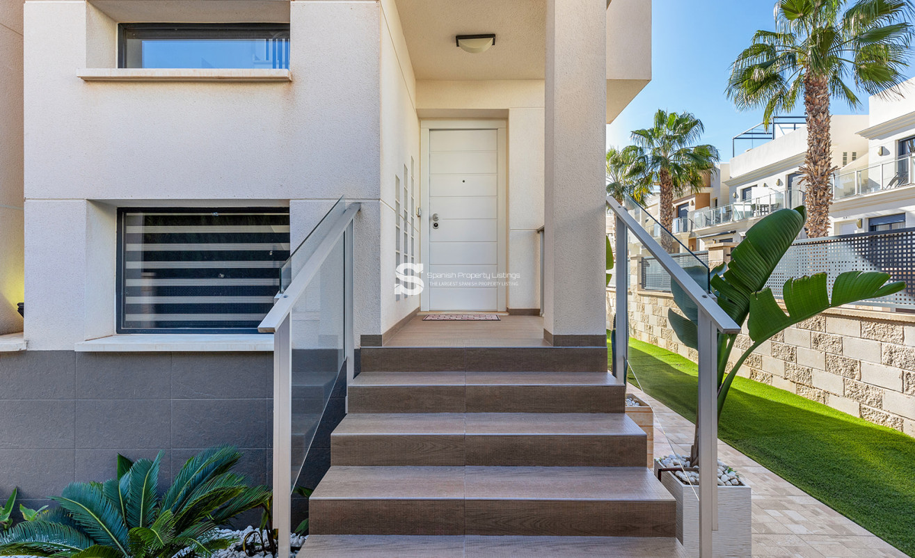 Resale - Villa - Orihuela Costa - La Zenia