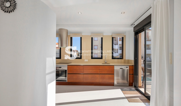 Resale - Villa - Orihuela Costa - La Zenia