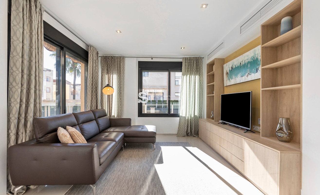 Resale - Villa - Orihuela Costa - La Zenia