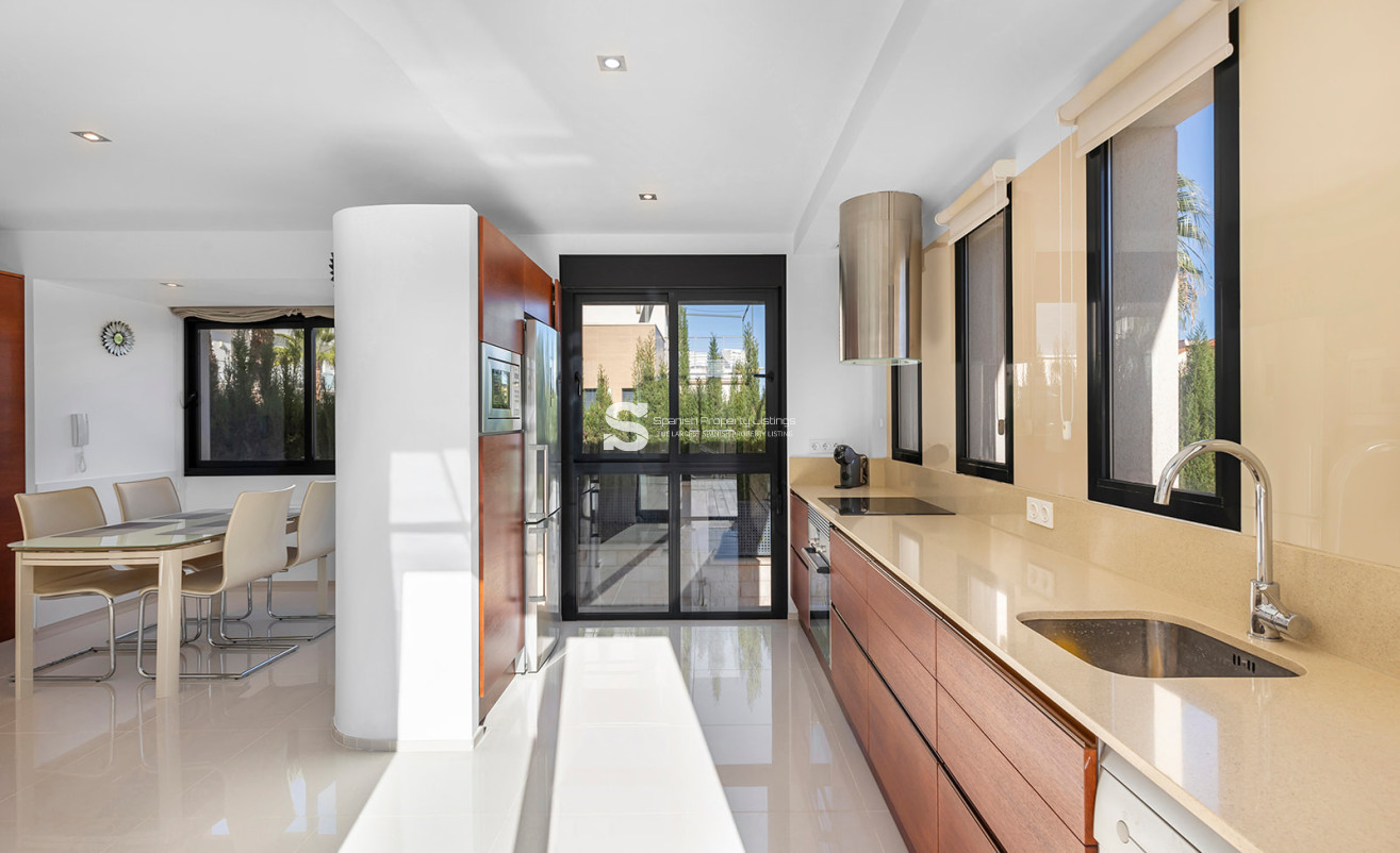 Resale - Villa - Orihuela Costa - La Zenia