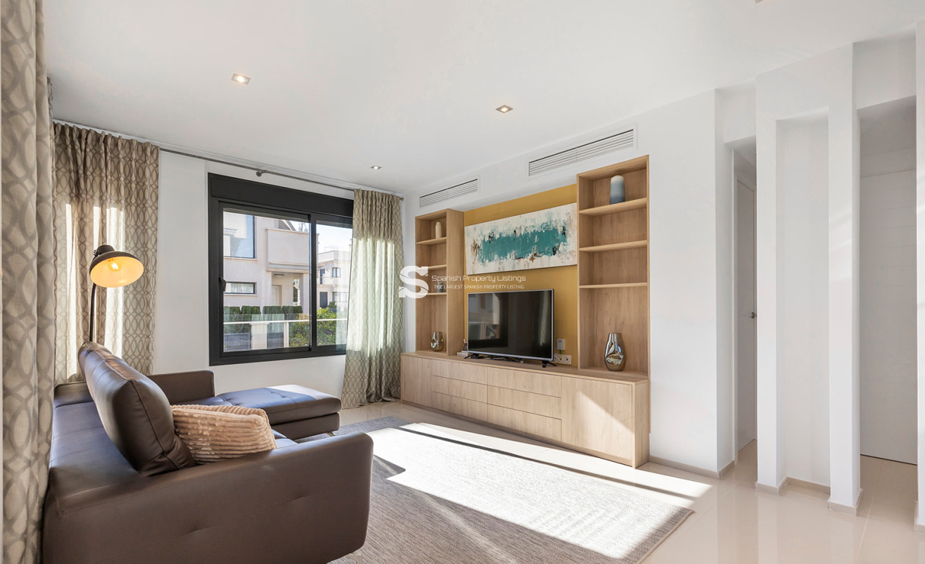 Resale - Villa - Orihuela Costa - La Zenia