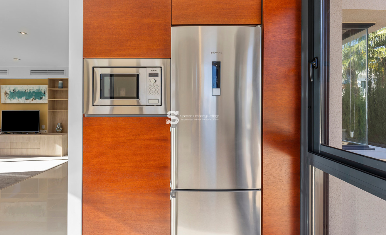 Resale - Villa - Orihuela Costa - La Zenia